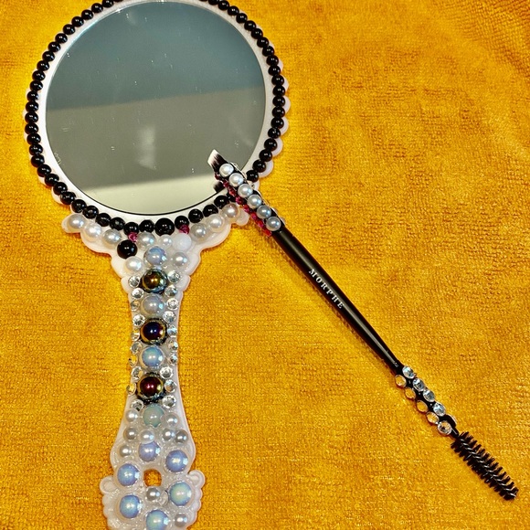 Morphe angle liner and spoolie brush andSwarovski - Picture 5 of 5